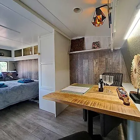 Bnbheerhugowaard Bed & Breakfast 3*